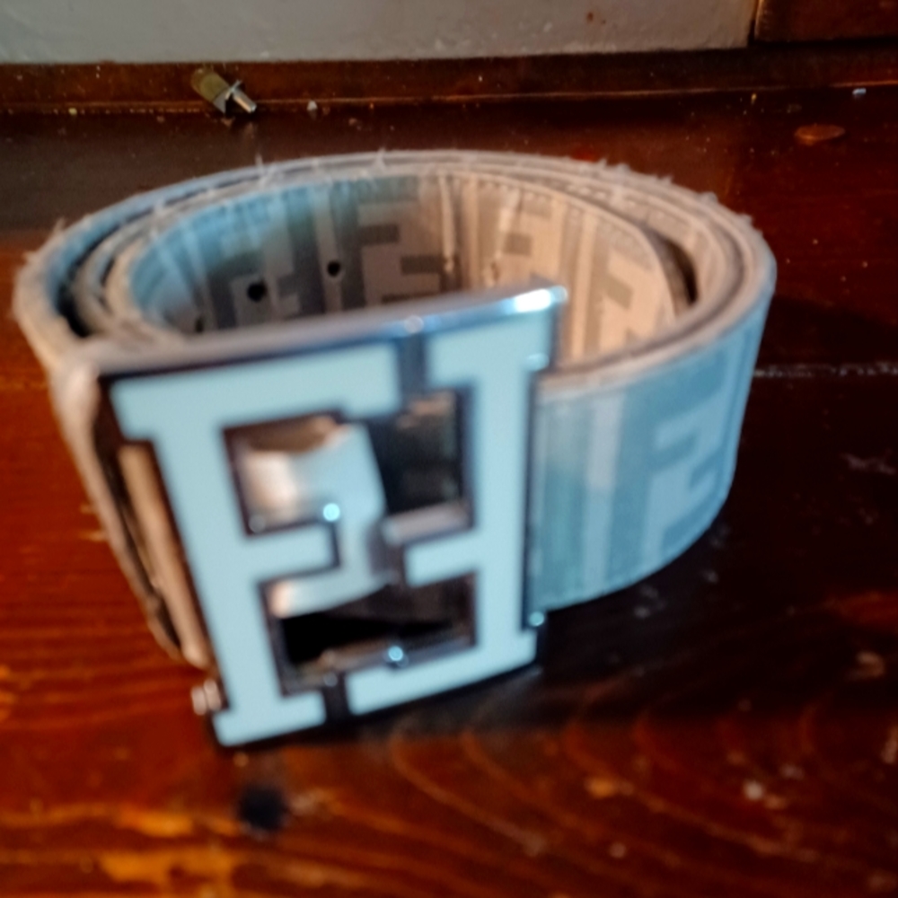 Small Fendi belt